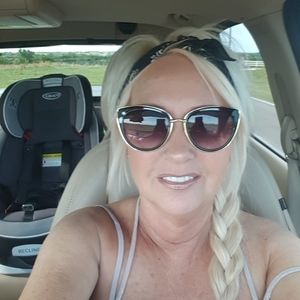 Meet your Posher, Rose